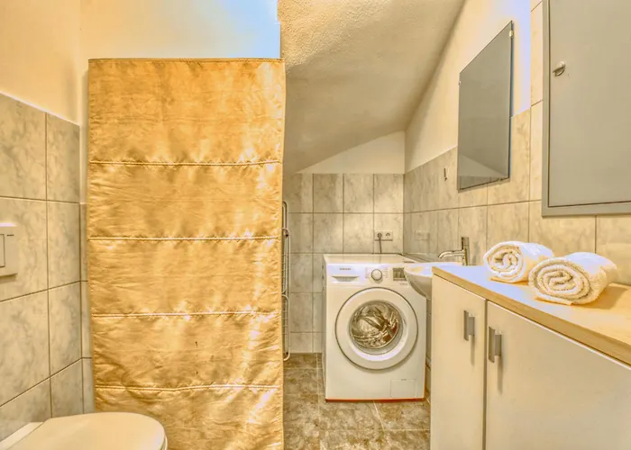 Penthouse Ari - By Alpen